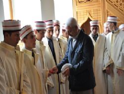 12 Hafız icazet aldı